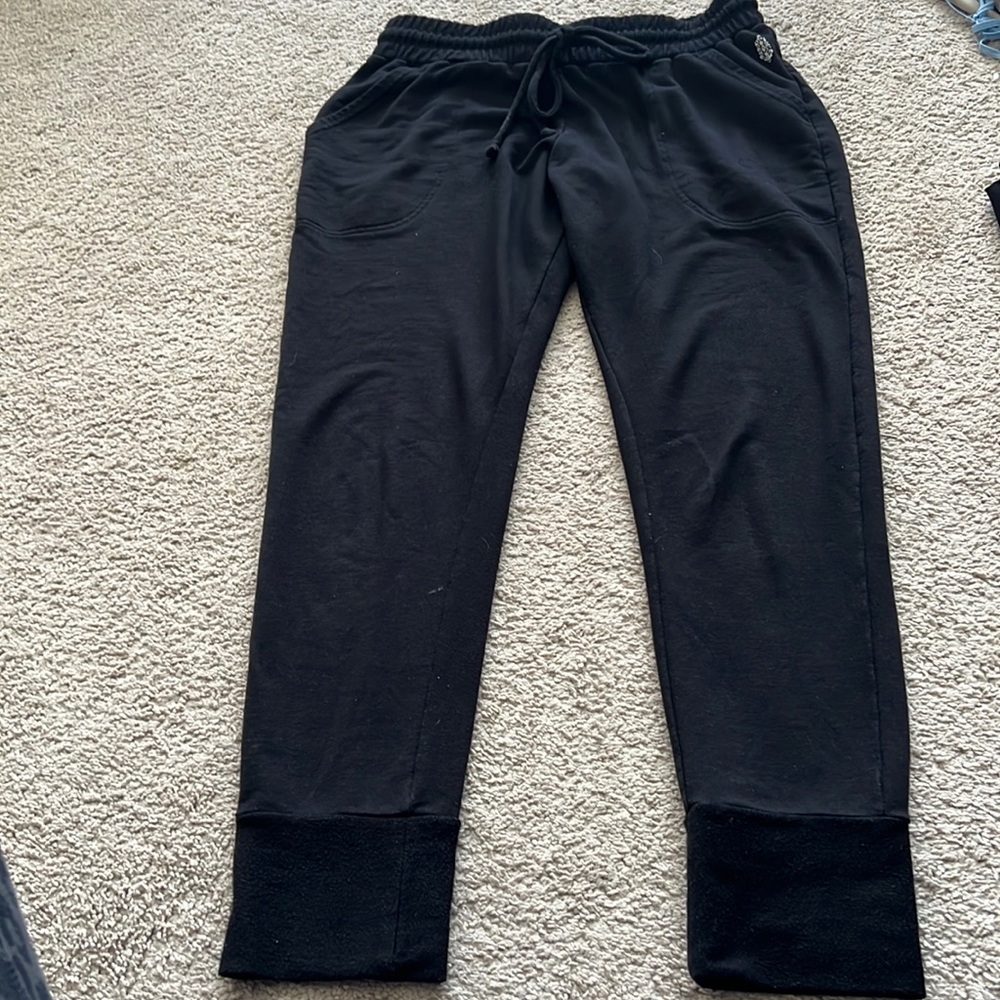 FP movement Large black